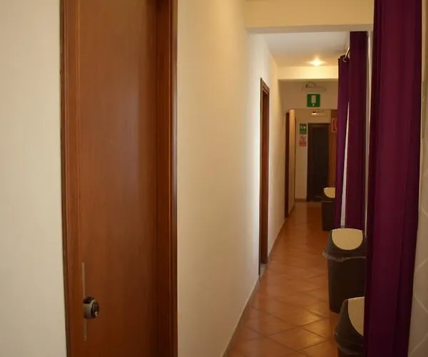 Sandy Hotel *